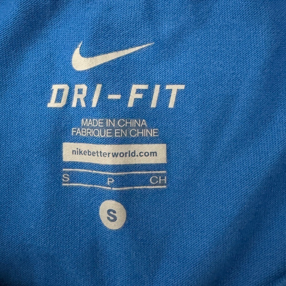 Nike Running Dri-FIT Mens Small Blue V-Neck Short Sleeve Shirt‎ Back Zip Pocket - Picture 6 of 10
